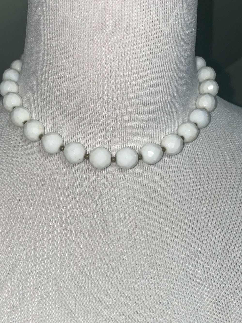 Vintage. 1960s. Choker. Classic White Faceted Bead Necklace - Women Jewelry